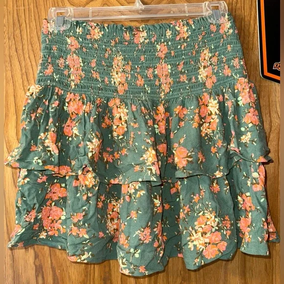 Aerie floral skirt - Picture 3 of 3